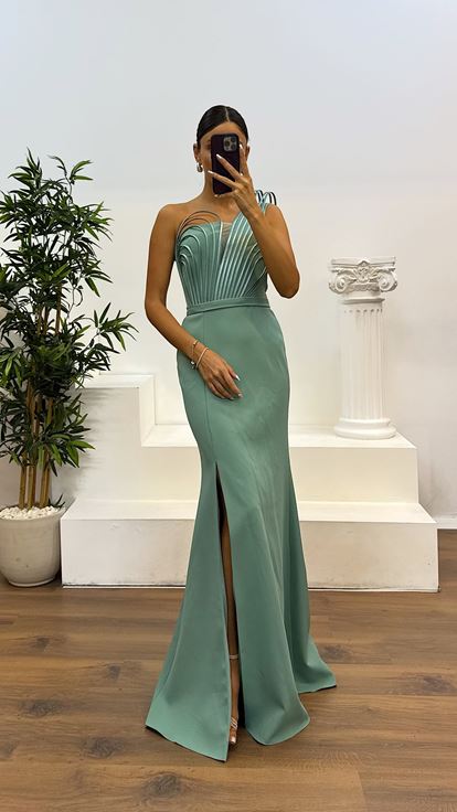 Abito da sera Cagla monospalla con dettagli sul petto