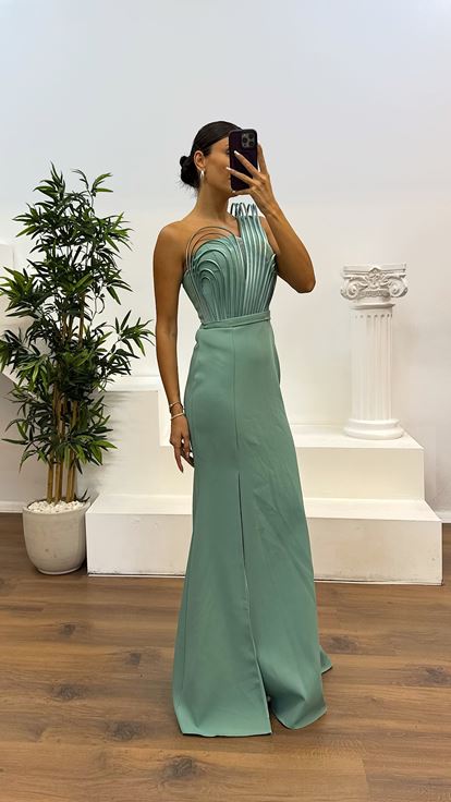 Abito da sera Cagla monospalla con dettagli sul petto