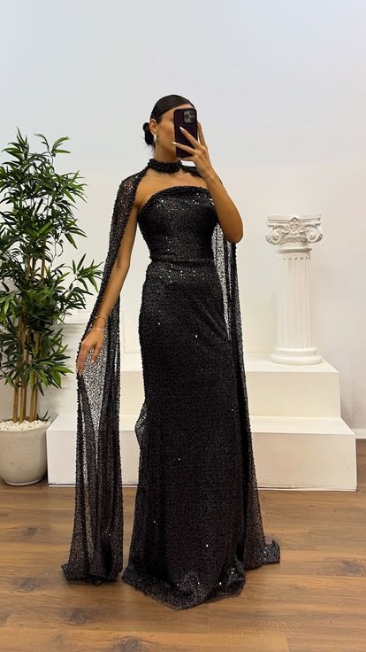 Siyah Boncuku Pelerin Detay Abiye Elbise