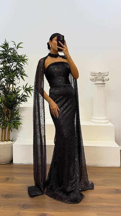 Siyah Boncuku Pelerin Detay Abiye Elbise