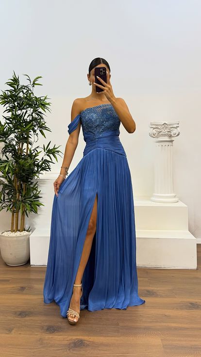 Indigo Guipure Detail Pleated Evening Dress