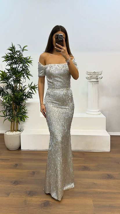 Gri Kayık Yaka Boncuklu Abiye Elbise