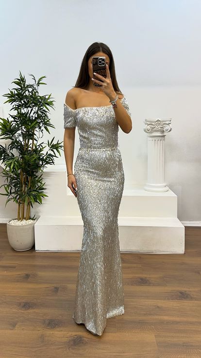 Gri Kayık Yaka Boncuklu Abiye Elbise