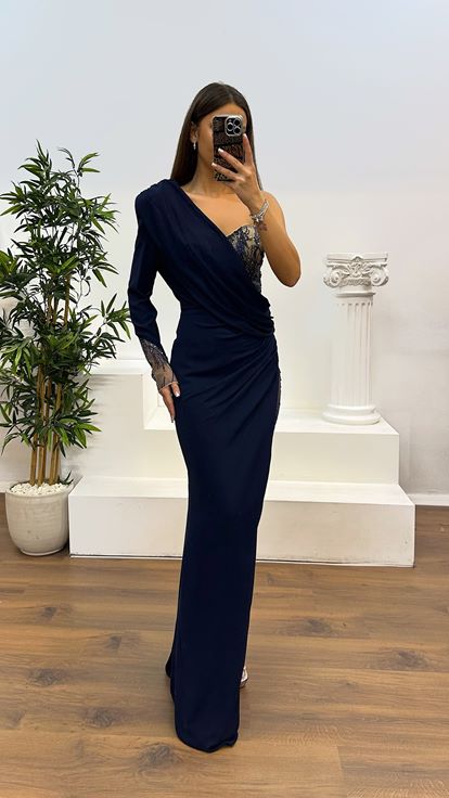 Lacivert Tek Kol İşleme Detay Abiye Elbise