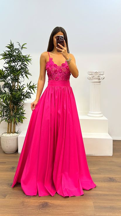 Abito da sera allacciato con cinturino in corda fucsia