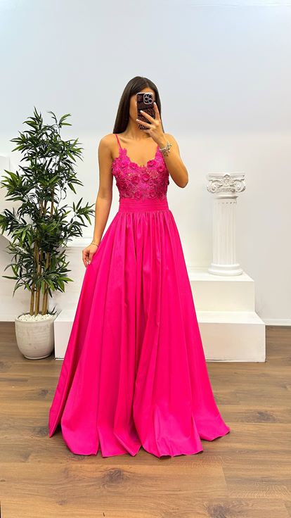 Abito da sera allacciato con cinturino in corda fucsia