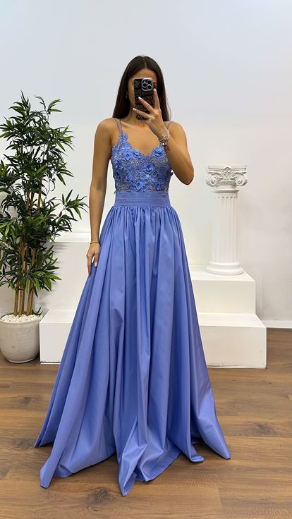 Abito da sera allacciato con cinturino in corda blu