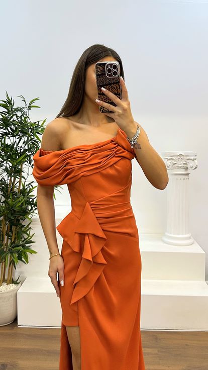 Turuncu Tek Omuz Volanlı Abiye Elbise