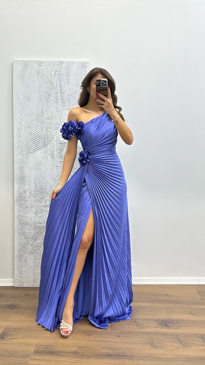 Lilac Floral Detail Pleated Evening Dress