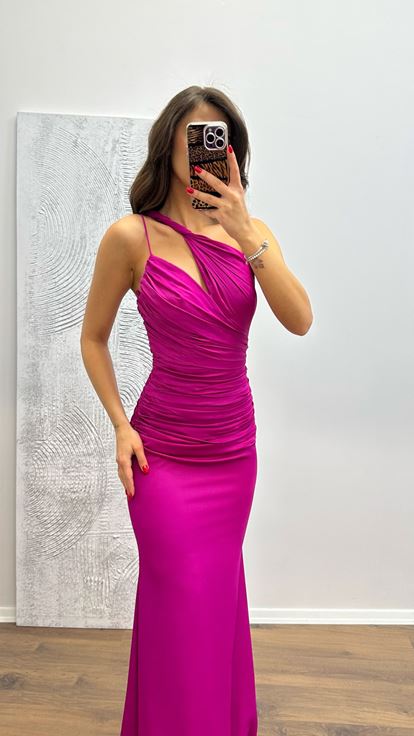 Fuchsiafarbenes One-Shoulder-Abendkleid aus Satin