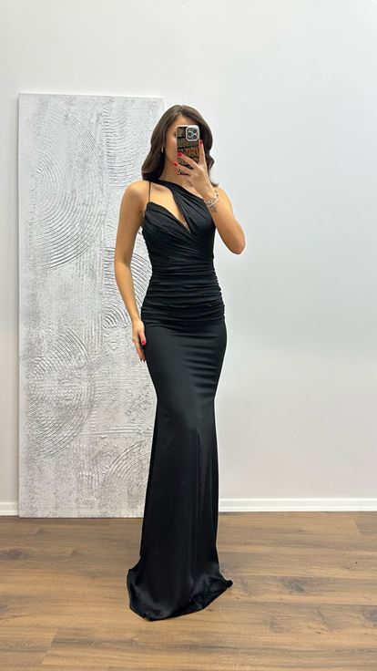 Schwarzes One-Shoulder-Abendkleid aus Satin