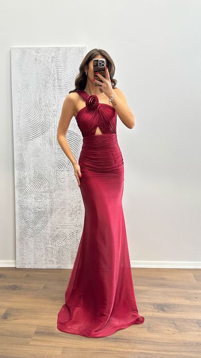 Abito da sera drappeggiato monospalla color bordeaux