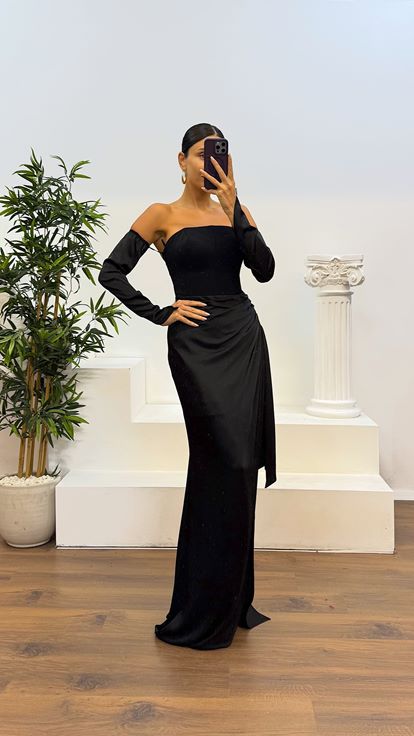 Siyah Straplez Eldivenli Saten Abiye Elbise