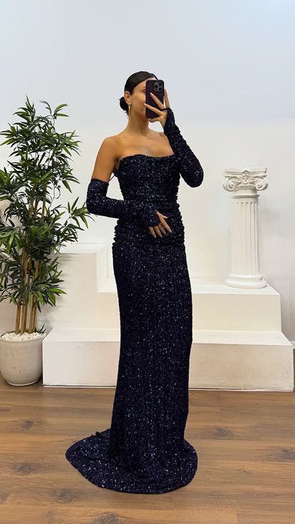 Marineblaues trägerloses Abendkleid mit Pailletten