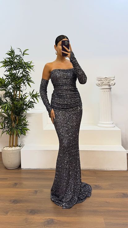 Abito da sera con paillettes senza spalline antracite
