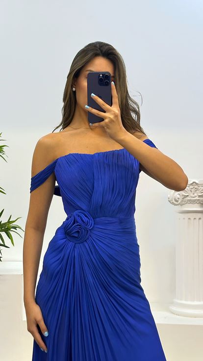 Saks Çiçek Detay Yırtmaçlı Abiye Elbise