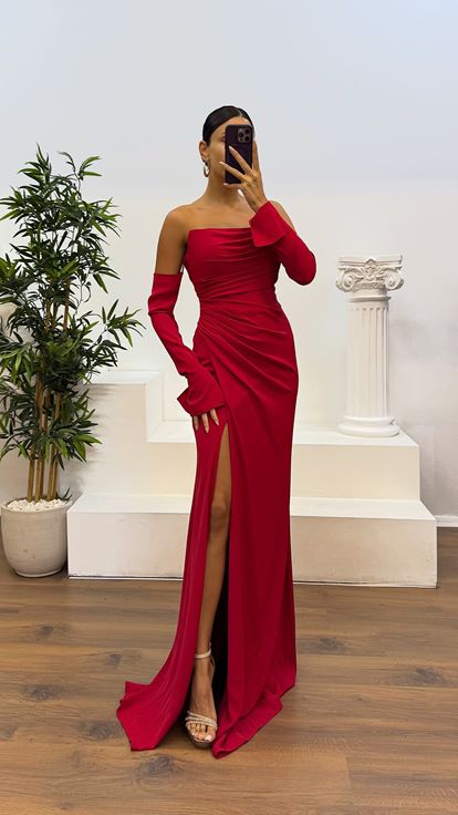 Robe de soirée rouge bustier drapée