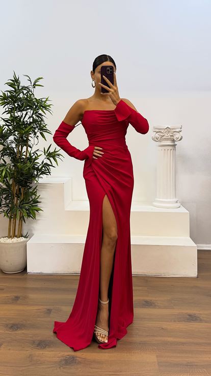 Robe de soirée rouge bustier drapée
