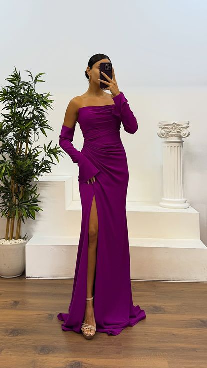 Robe de soirée fuchsia sans bretelles et drapée