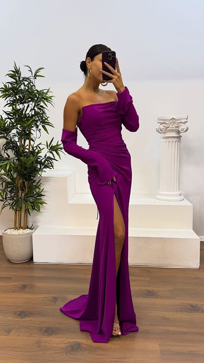 Robe de soirée fuchsia sans bretelles et drapée