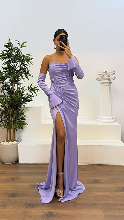 Robe de soirée lilas sans bretelles et drapée