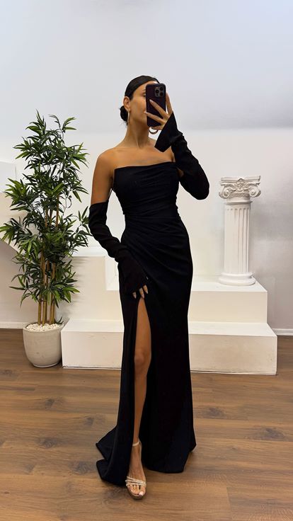 Robe de soirée noire bustier drapée