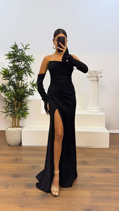 Robe de soirée noire bustier drapée