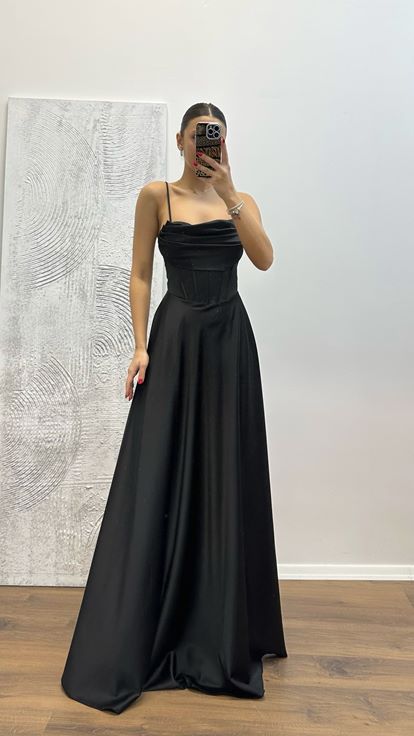 Siyah Sırt Detay Saten Abiye Elbise