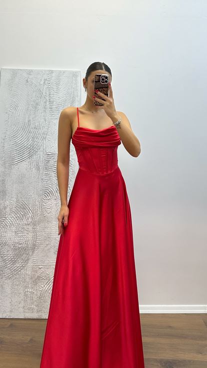 Kırmızı Sırt Detay Saten Abiye Elbise