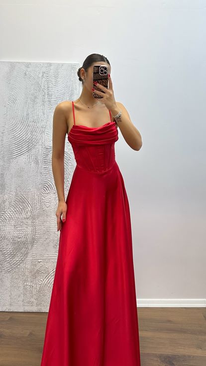 Kırmızı Sırt Detay Saten Abiye Elbise