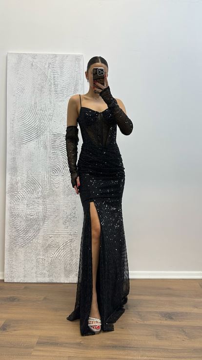 Vestido de noche negro transparente con lentejuelas detalladas