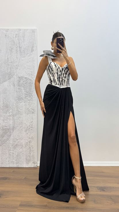 Abito da sera nero monospalla