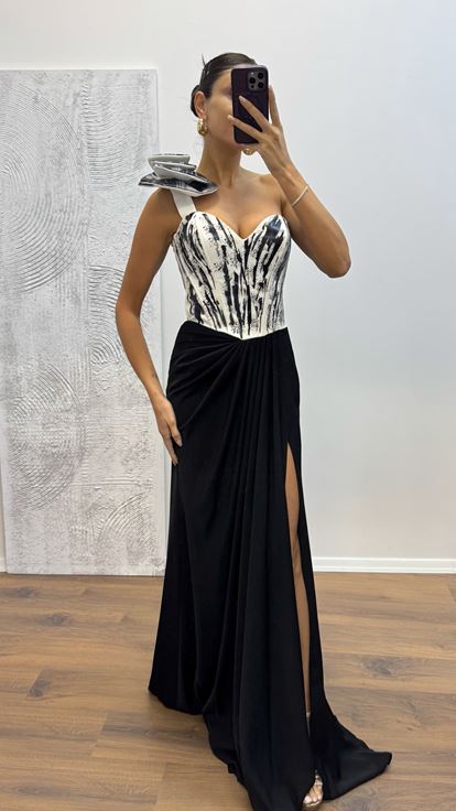 Abito da sera nero monospalla