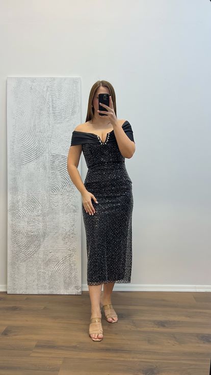 Abito da sera taglie forti ricamato senza spalline nero