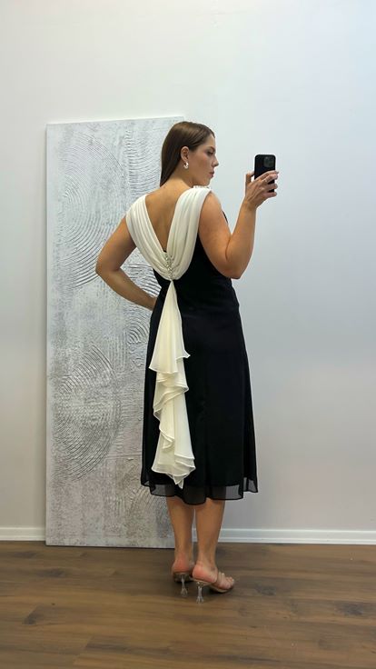 Abito da sera midi taglie forti con dettaglio posteriore