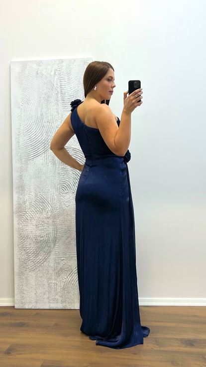 Marineblaues One-Shoulder-Abendkleid mit Blumendetail in Übergröße