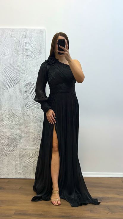 Black Single Sleeve Pleated Chiffon Plus Size Evening Dress