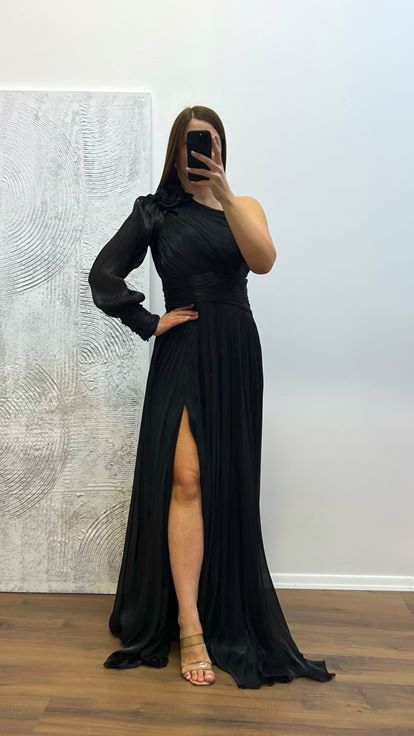 Black Single Sleeve Pleated Chiffon Plus Size Evening Dress