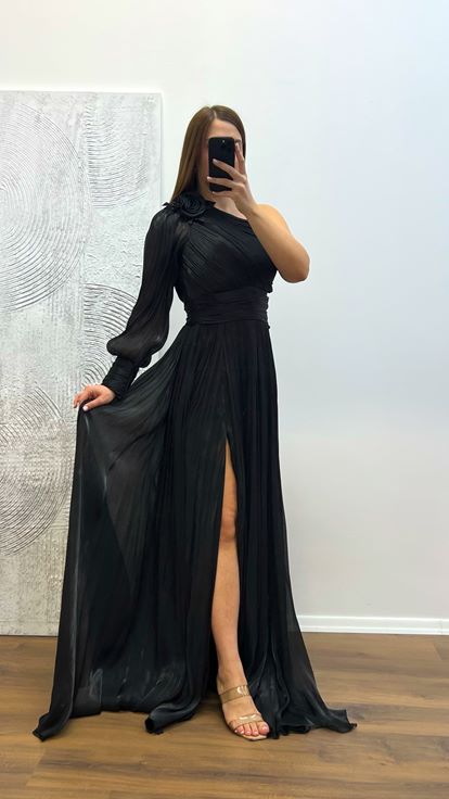 Black Single Sleeve Pleated Chiffon Plus Size Evening Dress