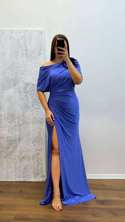 Vestido de noche de talla grande con detalle de flores lila