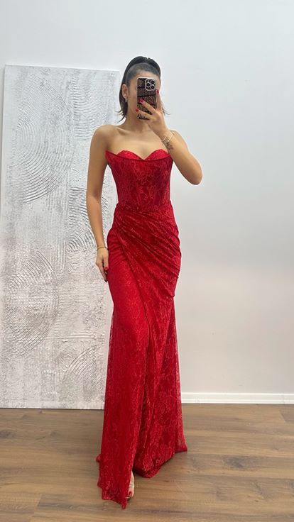 Abito da sera Dandel rosso senza spalline