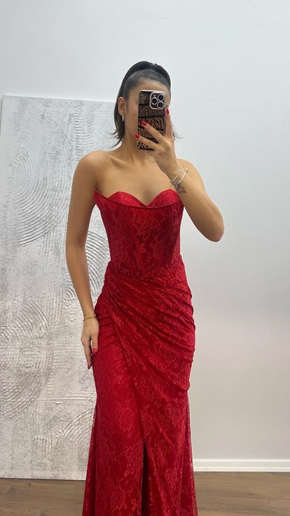 Abito da sera Dandel rosso senza spalline