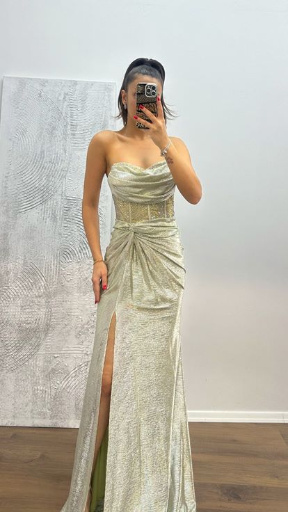 Robe de soirée brodée sans bretelles vert pistache