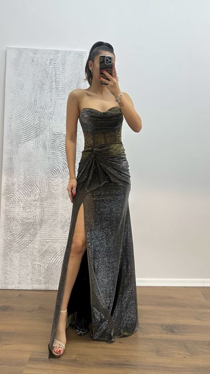 Siyah Gold Straplez İşlemeli Abiye Elbise