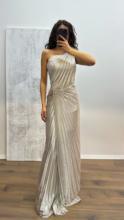 Abito da sera plissettato monospalla in visone