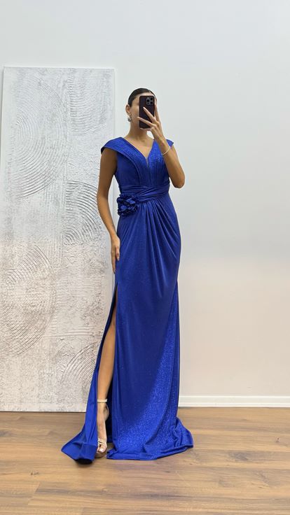 Abito da sera glitter con cinturino in sax