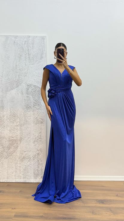 Abito da sera glitter con cinturino in sax