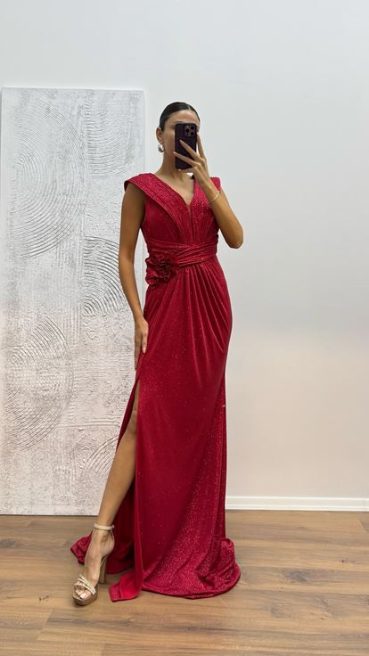 Abito da sera glitter con cinturino rosso