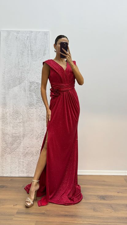 Abito da sera glitter con cinturino rosso