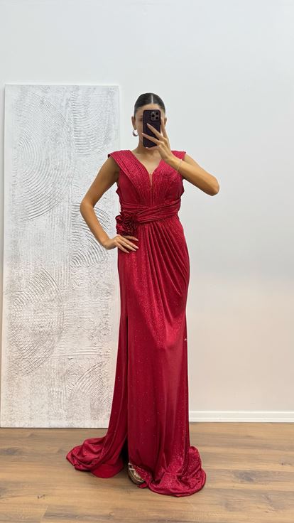 Abito da sera glitter con cinturino rosso